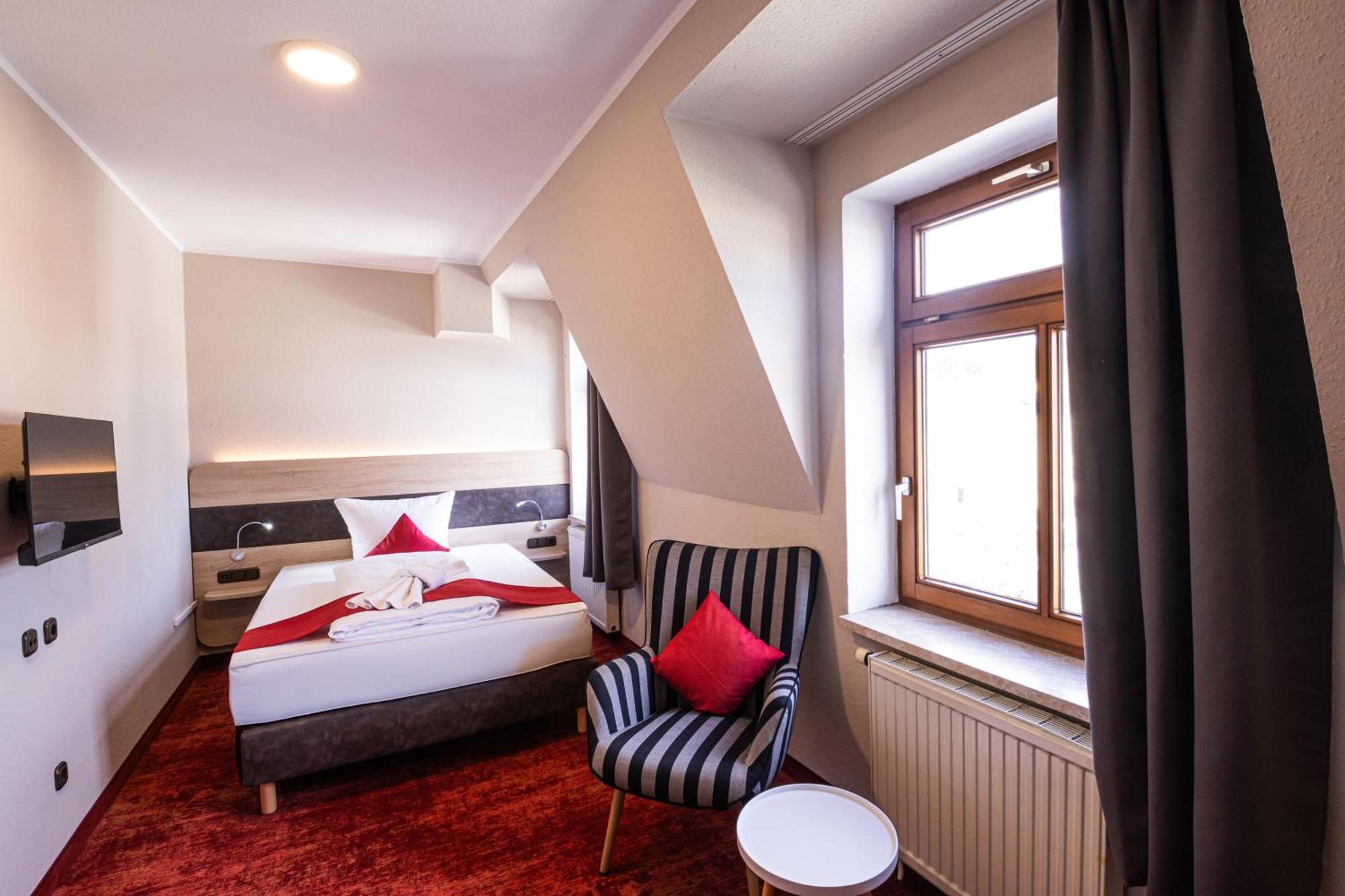 Hotel Lengenfelder Hof Lengenfeld  Экстерьер фото